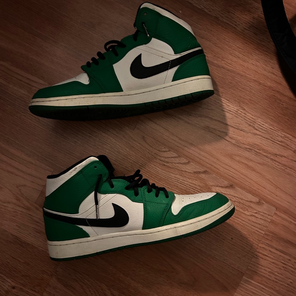 Air Jordan ‘Mid’ Pine Green
